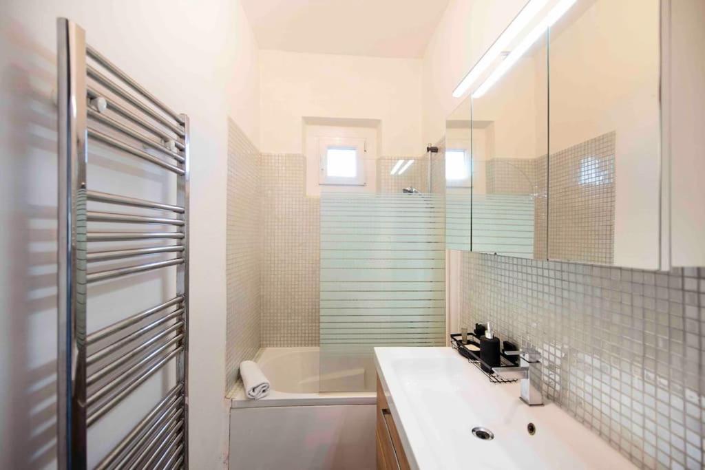 Jolie Maison Sur Orleans, Parking & Climatisation Екстериор снимка